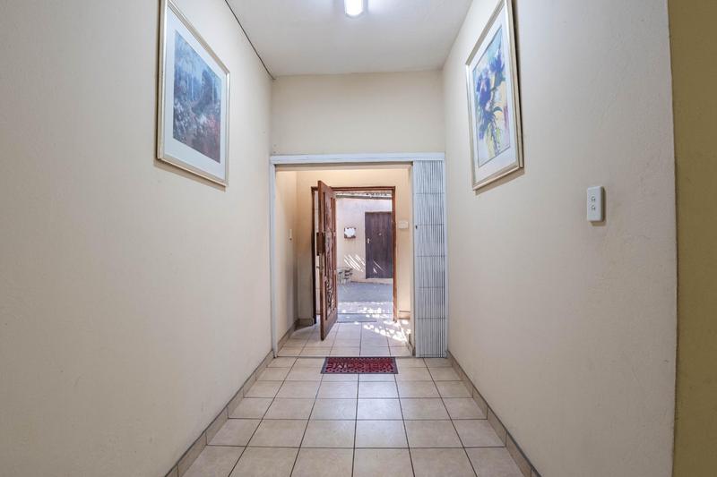 To Let 1 Bedroom Property for Rent in Edenvale Gauteng