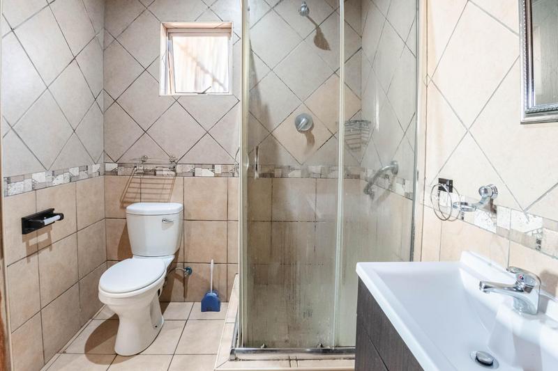 To Let 1 Bedroom Property for Rent in Edenvale Gauteng