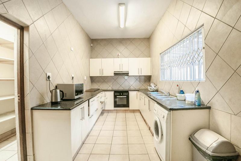 To Let 1 Bedroom Property for Rent in Edenvale Gauteng