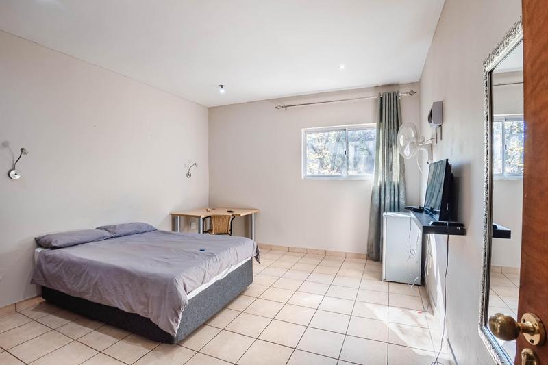 To Let 1 Bedroom Property for Rent in Edenvale Gauteng