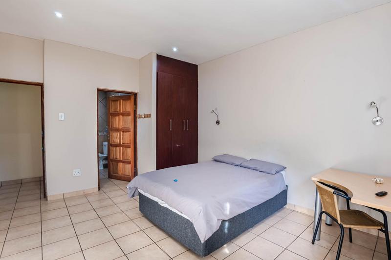To Let 1 Bedroom Property for Rent in Edenvale Gauteng