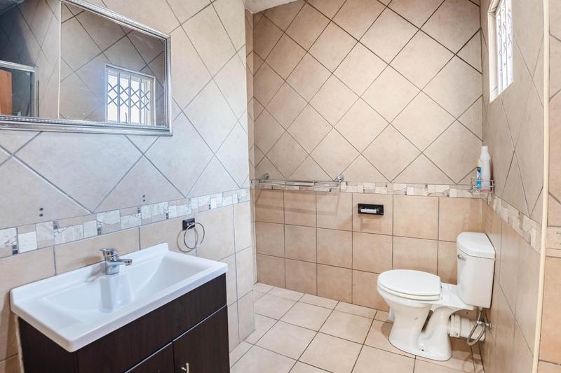 To Let 1 Bedroom Property for Rent in Edenvale Gauteng