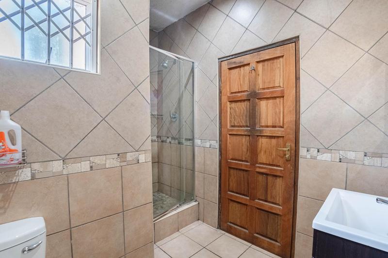 To Let 1 Bedroom Property for Rent in Edenvale Gauteng