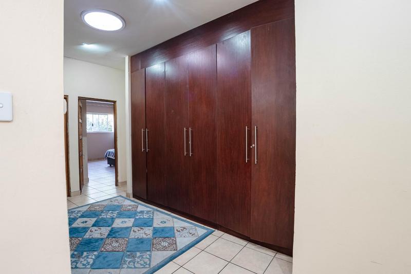 To Let 1 Bedroom Property for Rent in Edenvale Gauteng