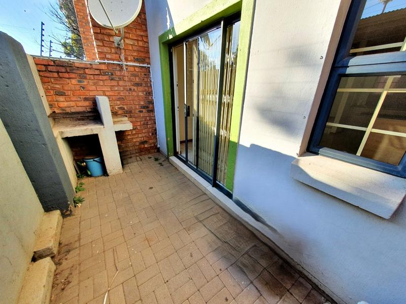 2 Bedroom Property for Sale in Pretoria North Gauteng