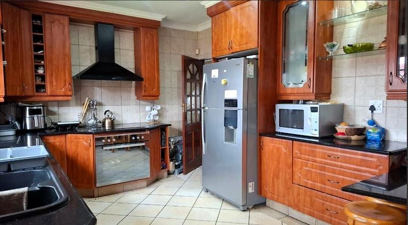 5 Bedroom Property for Sale in Beyers Park Gauteng