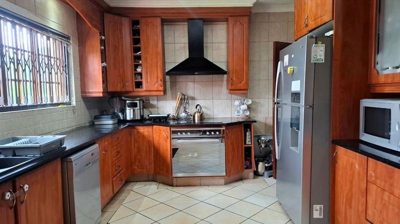 5 Bedroom Property for Sale in Beyers Park Gauteng
