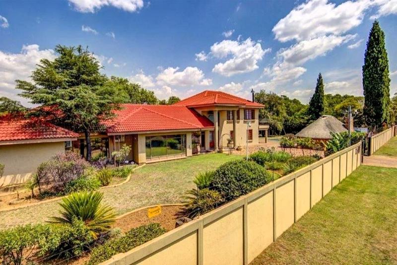 5 Bedroom Property for Sale in Beyers Park Gauteng