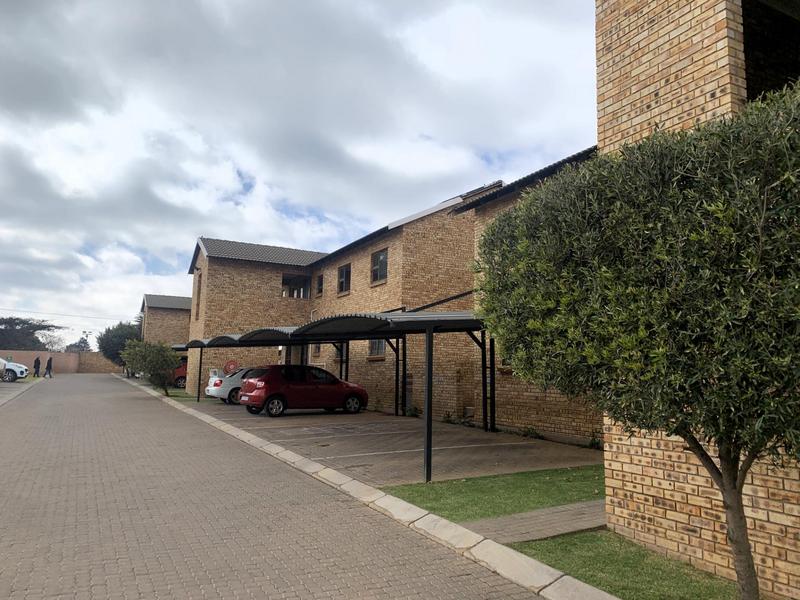 3 Bedroom Property for Sale in Goedeburg Gauteng