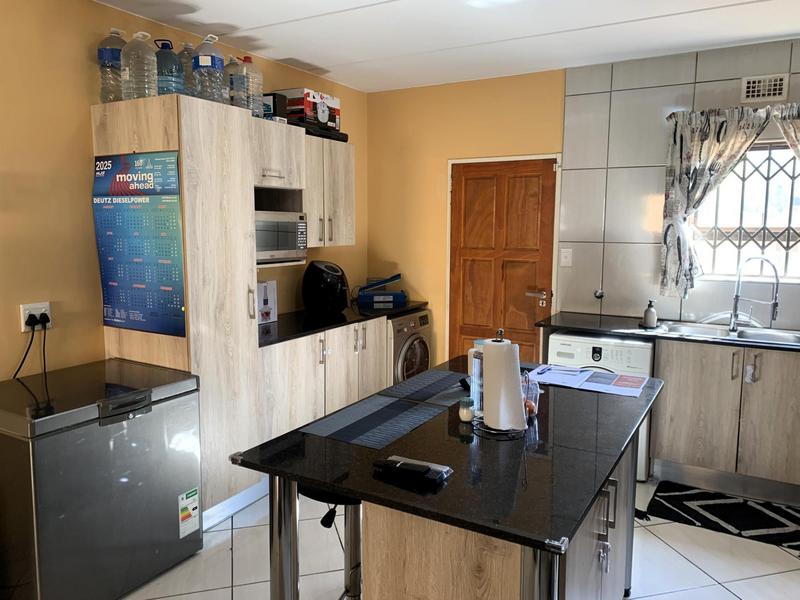 3 Bedroom Property for Sale in Goedeburg Gauteng