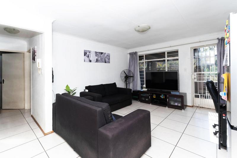 2 Bedroom Property for Sale in Sonneglans Gauteng