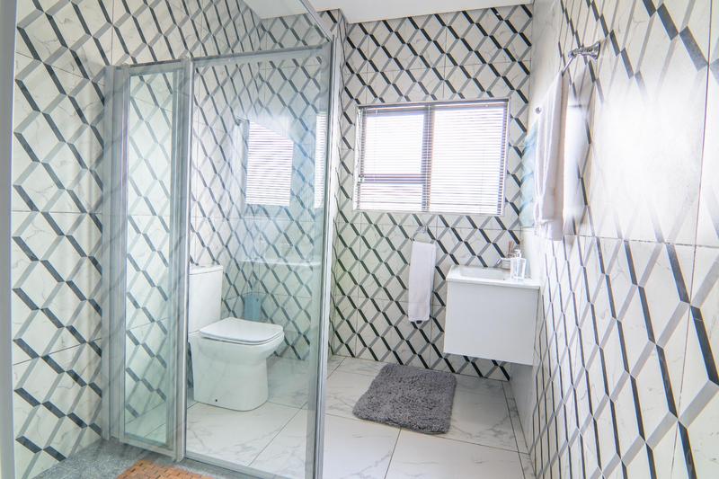 1 Bedroom Property for Sale in Noordwyk Gauteng