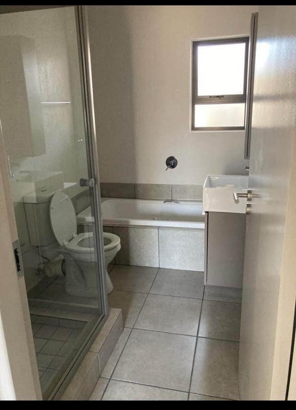 To Let 2 Bedroom Property for Rent in Fourways Gauteng