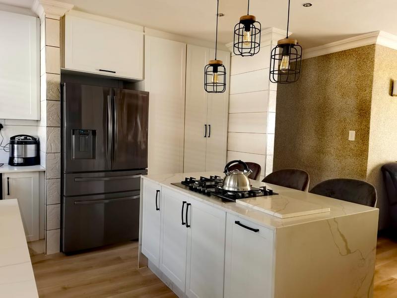To Let 3 Bedroom Property for Rent in Strubenvale Gauteng