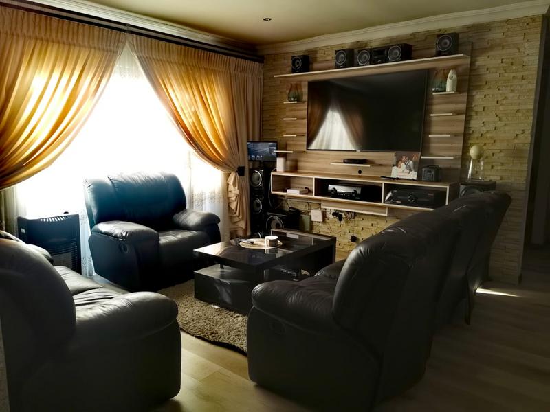To Let 3 Bedroom Property for Rent in Strubenvale Gauteng