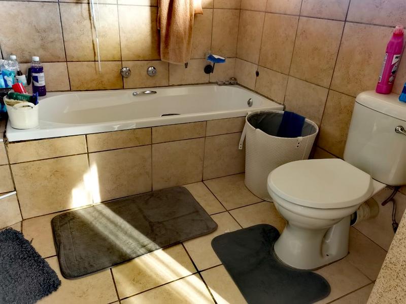 To Let 3 Bedroom Property for Rent in Strubenvale Gauteng