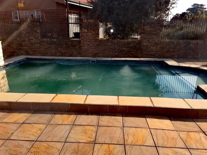 To Let 3 Bedroom Property for Rent in Strubenvale Gauteng