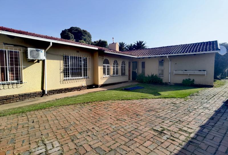 3 Bedroom Property for Sale in Dersley Gauteng