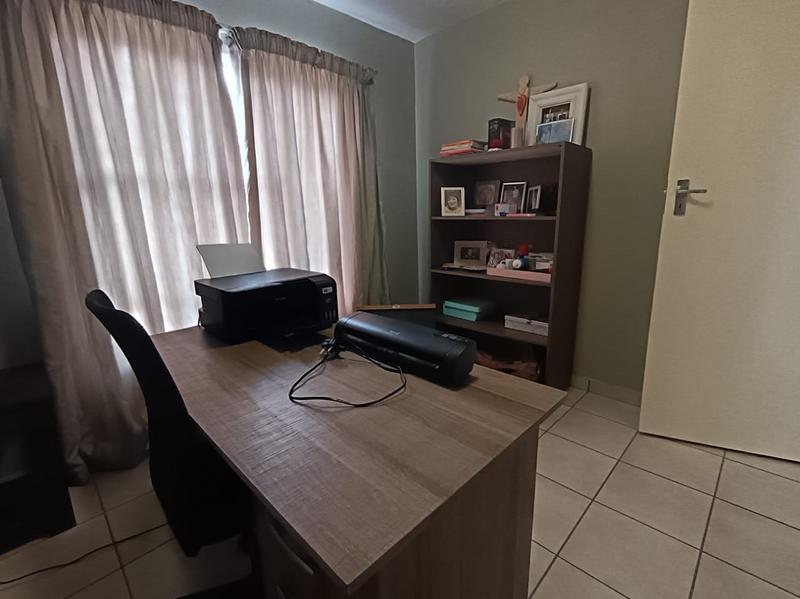 3 Bedroom Property for Sale in Strubenvale Gauteng