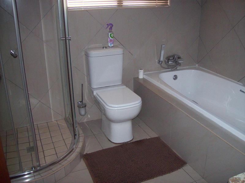 4 Bedroom Property for Sale in Vanderbijlpark SE 8 Gauteng