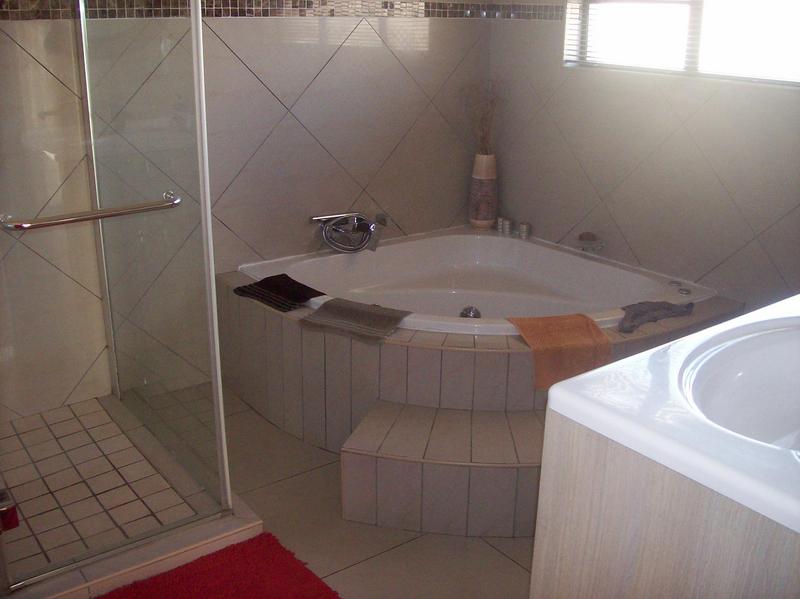 4 Bedroom Property for Sale in Vanderbijlpark SE 8 Gauteng