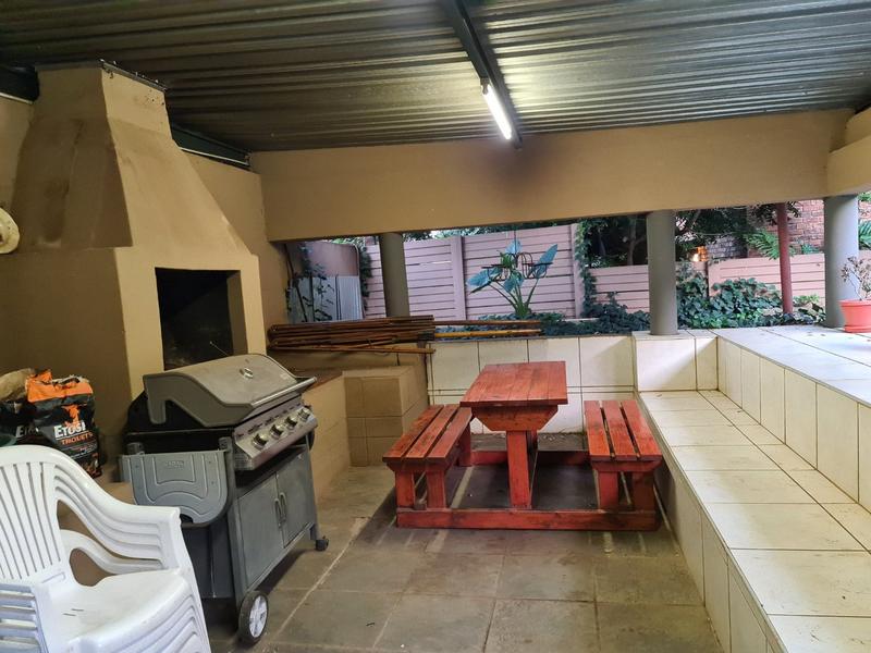 4 Bedroom Property for Sale in Sinoville Gauteng