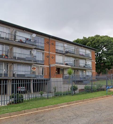 To Let 1 Bedroom Property for Rent in Florida Park Gauteng
