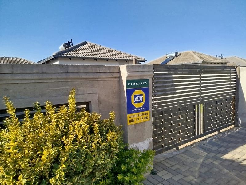 To Let 2 Bedroom Property for Rent in Daveyton Gauteng