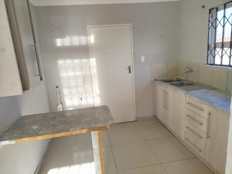 To Let 2 Bedroom Property for Rent in Daveyton Gauteng