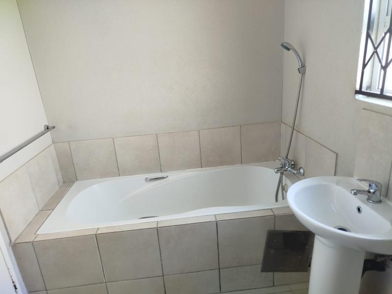 To Let 2 Bedroom Property for Rent in Daveyton Gauteng