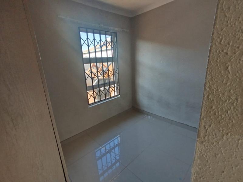 To Let 2 Bedroom Property for Rent in Daveyton Gauteng