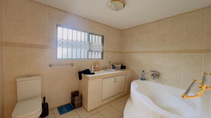 3 Bedroom Property for Sale in Wilgeheuwel Gauteng