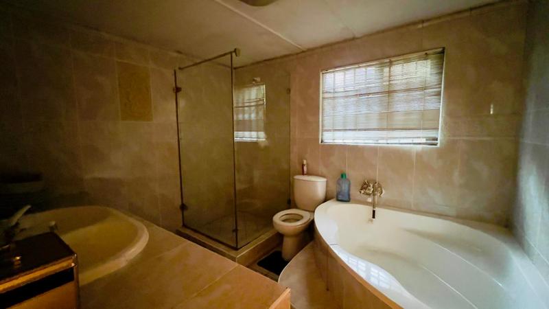 3 Bedroom Property for Sale in Wilgeheuwel Gauteng
