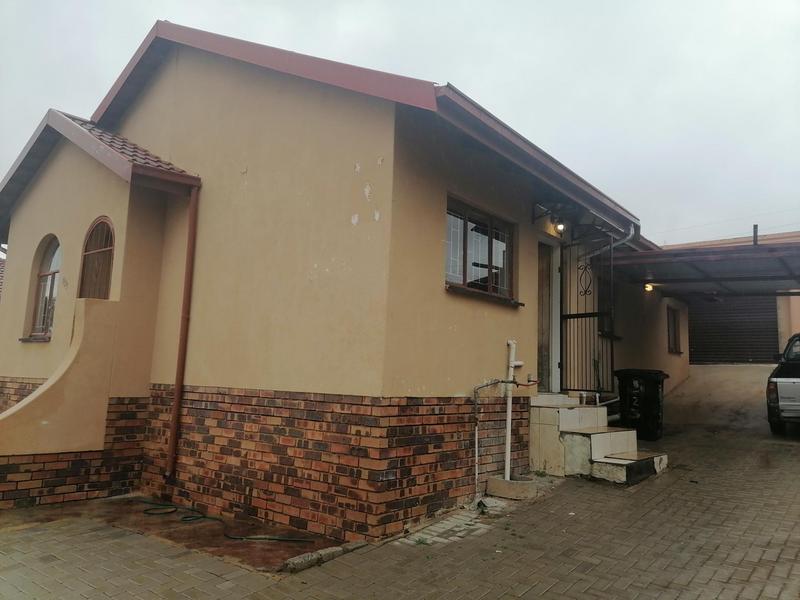 To Let 3 Bedroom Property for Rent in Zakariyya Park Gauteng