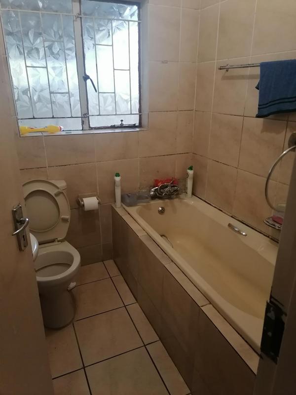 To Let 3 Bedroom Property for Rent in Zakariyya Park Gauteng