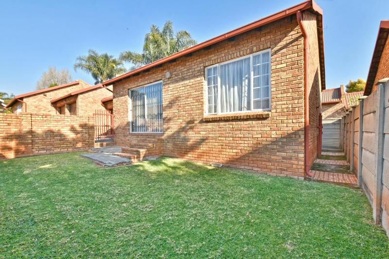 2 Bedroom Property for Sale in Weltevreden Park Gauteng