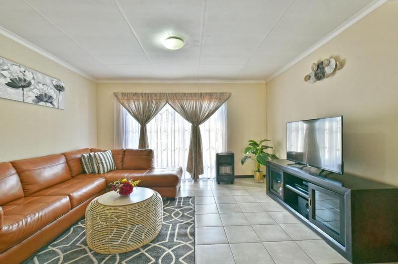 2 Bedroom Property for Sale in Weltevreden Park Gauteng