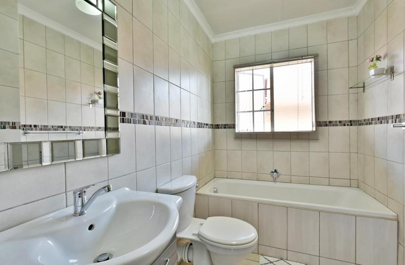 2 Bedroom Property for Sale in Weltevreden Park Gauteng