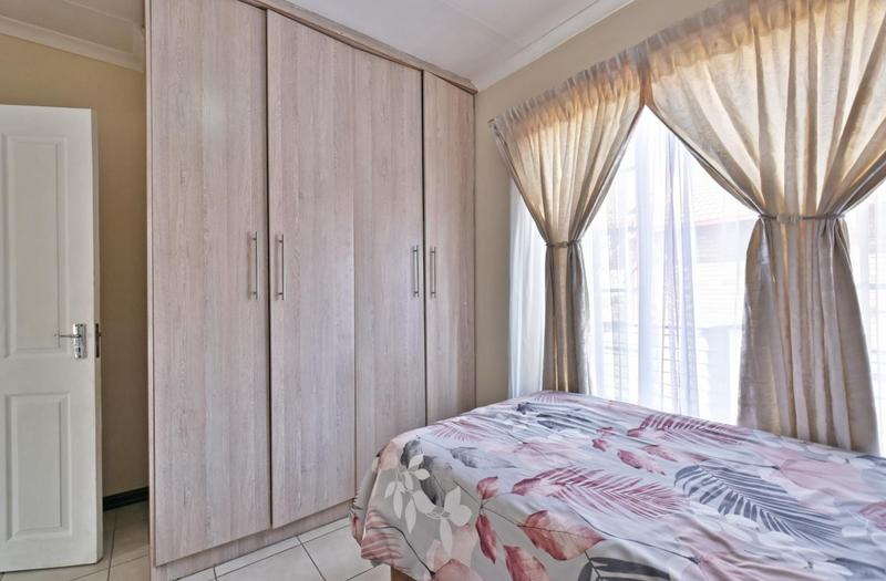 2 Bedroom Property for Sale in Weltevreden Park Gauteng