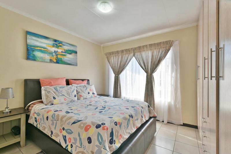 2 Bedroom Property for Sale in Weltevreden Park Gauteng