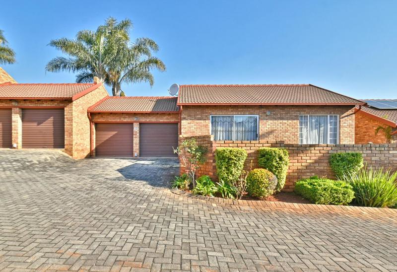 2 Bedroom Property for Sale in Weltevreden Park Gauteng