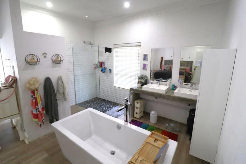 5 Bedroom Property for Sale in Parkhurst Gauteng