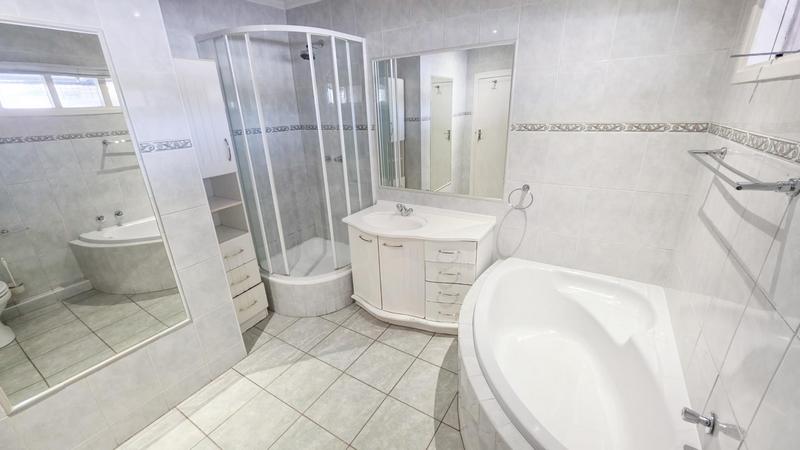 To Let 3 Bedroom Property for Rent in Hyde Park Gauteng