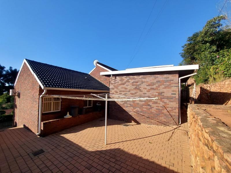 5 Bedroom Property for Sale in Magalieskruin Gauteng