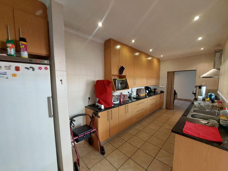5 Bedroom Property for Sale in Magalieskruin Gauteng