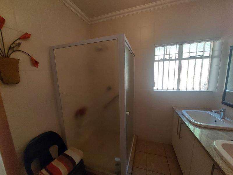 5 Bedroom Property for Sale in Magalieskruin Gauteng