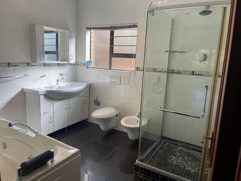 4 Bedroom Property for Sale in Vanderbijlpark SW 5 Gauteng