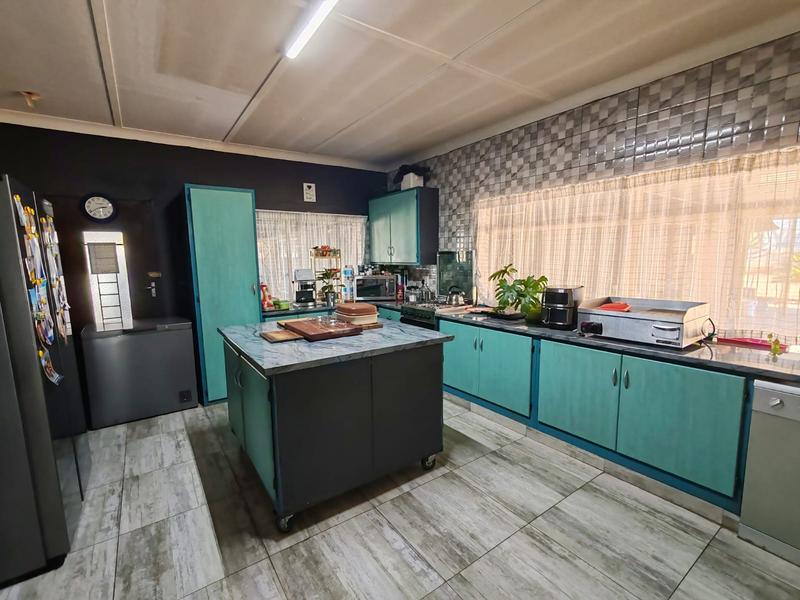 6 Bedroom Property for Sale in Meyerton Central Gauteng