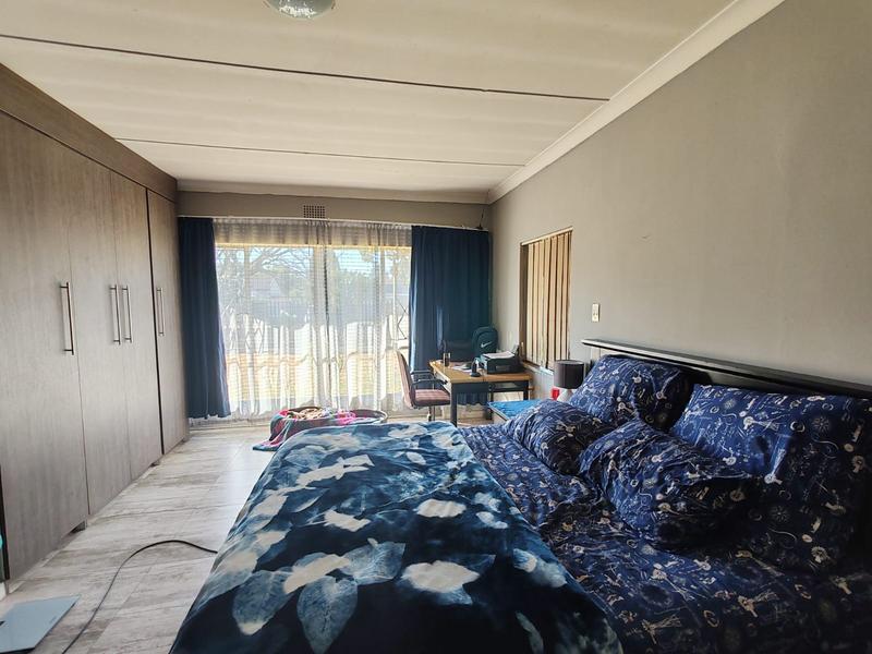 6 Bedroom Property for Sale in Meyerton Central Gauteng
