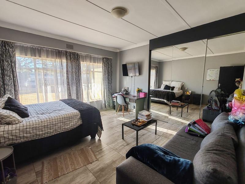 6 Bedroom Property for Sale in Meyerton Central Gauteng